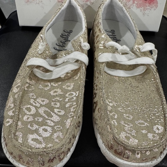 ✨ Gypsy Jazz Gold Leopard Print Slip-On Sneakers – Size 7.5 ✨ - Picture 6 of 6
